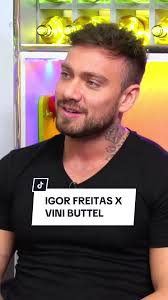 Reencontro de Igor Freitas e Vini Buttel em #DeFeriasDiretoria
