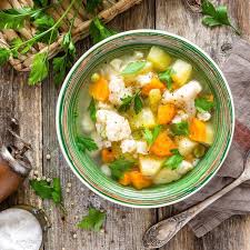 Pelajari dengan mudah cara bikin masakan sayur sop yang enak dengan bahan bumbu sop sederhana. Ini Rahasia Bikin Sup Sayuran Yang Gurih Enak Untuk Buka Atau Sahur