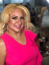 Señoras y Señores, señoritos y señoritas… ¿A que no saben quien es ésta  mujer?…. Nada mas y nada menos que La Vampy La Vampy de Lajas Página  Oficial, que está ahora mismo