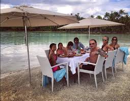 Son Paradis St Barth La Famille Et Les Amis 2016 Johnny Hallyday Photo Johnny Hallyday Album Photo