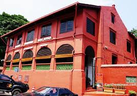 Bangunan merah melaka (c) fujiwati/travelingyuk. Muzium Senibina Malaysia Melaka Keindahan Bangunan Ikonik Malaysia Bawah Satu Bumbung