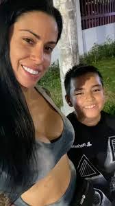 Aileen Crespo's Instagram, Twitter & Facebook