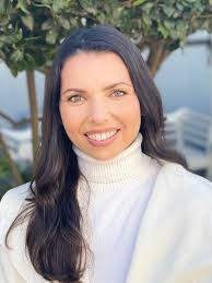 Tania Lloyd's Instagram, Twitter & Facebook