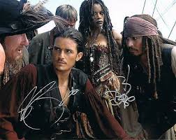 Diesmal sieht sich captain jack sparrow (johnny depp), gerade erst dem fluch der black pearl entkommen, mit einem neuen fluch der karibik 1 hat mir sehr gut gefallen. Orlando Bloom Johnny Depp Fluch Der Karibik Herr Der Ringe Autogramm Autograph Ebay