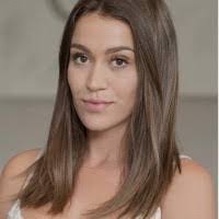 Eva Carbonell's Instagram, Twitter & Facebook