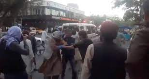 Um atentado suicida em cabul, capital do afeganistão, deixou pelo menos 18 mortos e 57 feridos, incluindo crianças, neste sábado. Gxeu8ahg5zvwem