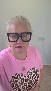 Vicki-mcfarlane (@life.ofvicki.com)