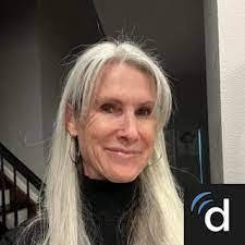 Danielle Riker's Instagram, Twitter & Facebook