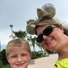 Mindy Roeder's Instagram, Twitter & Facebook