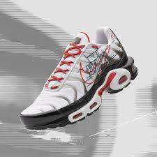 Foot Locker Europe On Instagram Paying Tribute To One Of The Greatest Logos Of All Time The Nike Script Swoosh Collection Cap Foot Locker Nike Great Logos