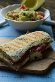 Panini Rezept Grill Sandwich Mit Avocado Salami Und Mozzarella Panini Rezepte Grill Sandwich Rezepte