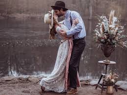 Das darf in keiner garderobe fehlen! Boho Hochzeit In Tracht Trachtenbibel