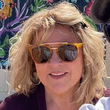 Pam McCurdy (@PamLoganMcCurdy)