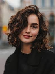 Luisa Bell's Instagram, Twitter & Facebook