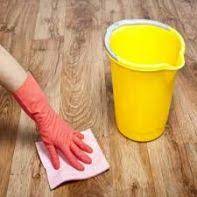 Banyo seramiklerini temizlemek için, 4 litre su içerisine yarım bardak beyaz sirke, yarım bardak. Parke Temizligi Laminat Temizligi Ahsap Bakimi