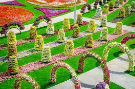 Where Is The World S Largest Flower Garden Simplemost