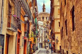 Valencia ist zwar die drittgrößte stadt spaniens. Reisefuhrer Uber Die Stadt Valencia Tipps Infos Video Karten