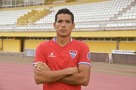 We are deeply saddened to hear of the passing of sandro lima, aged 24. Sandro Lima E Reforco Do Gil Gil Vicente Futebol Clube Facebook