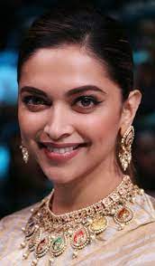 Hairstyles Indian Saree Deepika Padukone 67 Best Ideas Deepika Padukone Style Deepika Padukone Saree Deepika Padukone