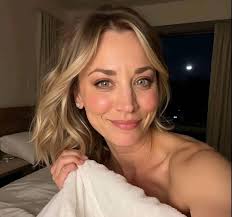 hello‚ Meroshi please stop copying kallixes' post. it's considered  plagiarism because you're not giving them credit. did you even ask  permission? you have no shame! HAHAHHAAHHA please‚ have mercy