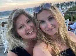 Autumn Healy's Instagram, Twitter & Facebook