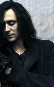 That S Actually Pretty Creepy Has Anyone Noticed That Tom Hiddleston Has Played A God And A Vampire Two Of The Mo Tom Hiddleston Actor Only Lovers Left Alive