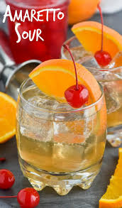 This Amaretto Sour Is The Classic Cocktail That You Love With Only Three Ingredients This Amaretto Sour R Amaretto Sour Amaretto Sour Recipe Fruity Cocktails