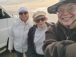 4 limits. Easy pickings at Copalis... excellent digging...a first time  digger got her limit