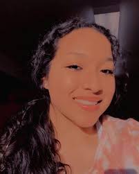 hey hey !! 🌞 my name is eden willis and i'm from chicago! i'm so excited  for the time at liberty this fall…so soon !! i love meeting new people,  listening to