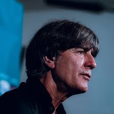 Der ehemalige stürmer war zuvor unter anderem trainer von vfb stuttgart. W55y6nepo7xkrm