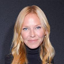 Kelli Giddish Movies and Shows