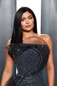 It's no secret that kylie jenner loves her wigs. Kylie Jenner Revealed Her Super Short Hair On Her Instagram Story