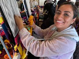 Scenes from a Maximo Laura Workshop — My Tapestry Journeys