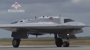 L'avion présidentiel russe est un avion servant à transporter le président de la fédération de russie lors de ses déplacements. Premier Vol Du Drone Furtif Russe S 70 Okhotnik Avionslegendaires Net
