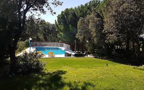 Unas casas rurales perfectas para disfrutar con su familia y amigos de una escapada a la naturaleza, con todo lo necesario para vivir una experiencia inolvidable. Casa Rural En Alquiler Sierra De Madrid Alpedrete Alpedrete Madrid Estacion De Esqui De Navacerrada