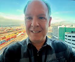 Hey everyone! I'm Heather from Heather Hulbert Designs. I'm a branding and  website designer, helping busy female entrepreneurs to take the stress &  overwhelm out of the tech in their business, creating