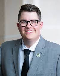 Lisa Ravenscroft's Instagram, Twitter & Facebook