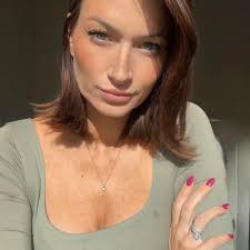 Can I walk into Disney hotel for beignets?