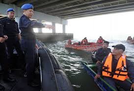 Identiti kereta terhumban di laut di jambatan pulau pinang. Suv Terhumban Ke Laut Pulau Pinang Belum Ditemui