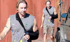 A post shared by dax shepard (@daxshepard) on sep 17, 2020 at 3:52pm pdt. Dax Shepard Steps Out With Arm In Sling After Breaking Clavicle And Four Ribs In Motorcycle Accident Daily Mail Online