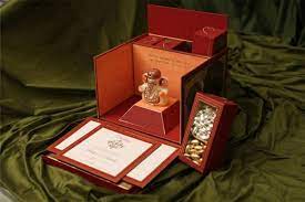 Best Designers In Delhi For Luxurious And Elegant Wedding Cards Indian Wedding Invitation Card Design Indian Wedding Cards Wedding Cards