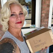 What to do about a lethargic chicken with potential coccidioides infection?