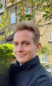 Heyyy im a 19 year old boy, that works full time in Copenhagen and has a  stable income, I'm looking for an a1/a2 furnished apartment, I'm Malmo  central or close to Triangeln,