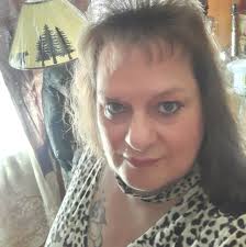 Do you pay a separate fee for the Dollywood Experience?