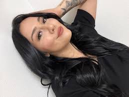 Alicia Parra's Instagram, Twitter & Facebook