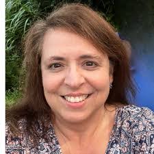 Melissa Lipscomb's Instagram, Twitter & Facebook