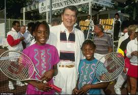 Serena struck first, claiming the us open title in 1999 at the age of 17. Childhood Photos Show The Beginning Of Serena And Venus Sibling Rivalry Daily Mail Online