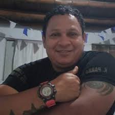 Ese "Man" puede ser un buen profesor de baile pero sinceramente ya es del  otro equipo 😝