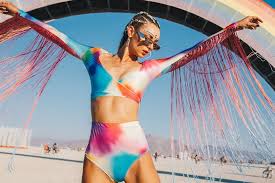 Tie-dye será a grande tendência do verão brasileiro em 2020