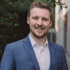 Melissa Schillinger's Instagram, Twitter & Facebook